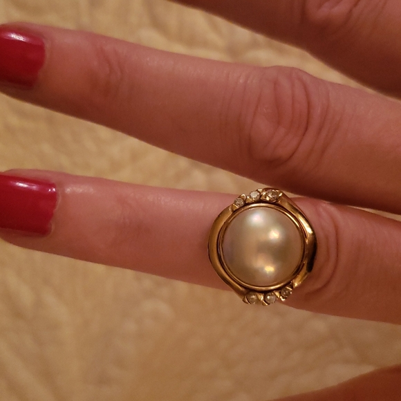 14kt gold ring w/ mabe pearl & 6 diamonds from Bailey, Banks and Biddle. - Picture 1 of 5